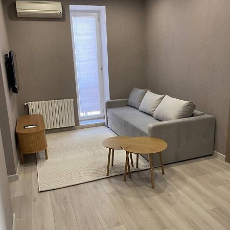 Apartpoltava Двокімнатні Апартаменти З Джакузі Біля Листопаду Екстериор снимка