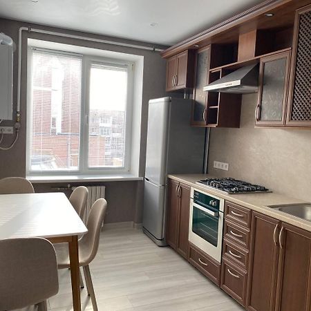 Apartpoltava Двокімнатні Апартаменти З Джакузі Біля Листопаду Екстериор снимка