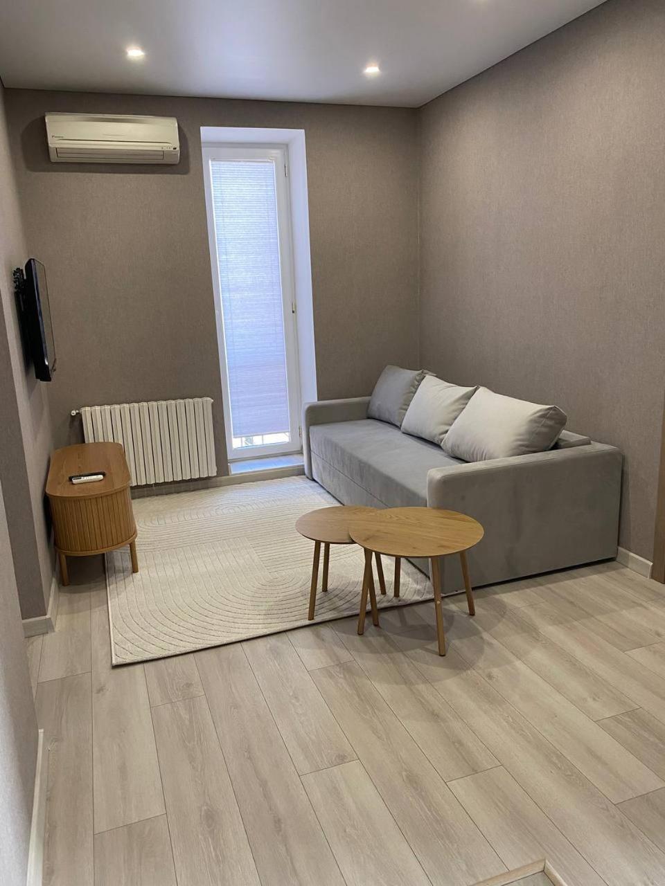Apartpoltava Двокімнатні Апартаменти З Джакузі Біля Листопаду Екстериор снимка