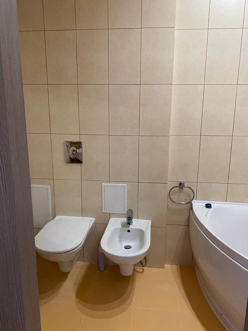 Apartpoltava Двокімнатні Апартаменти З Джакузі Біля Листопаду Екстериор снимка