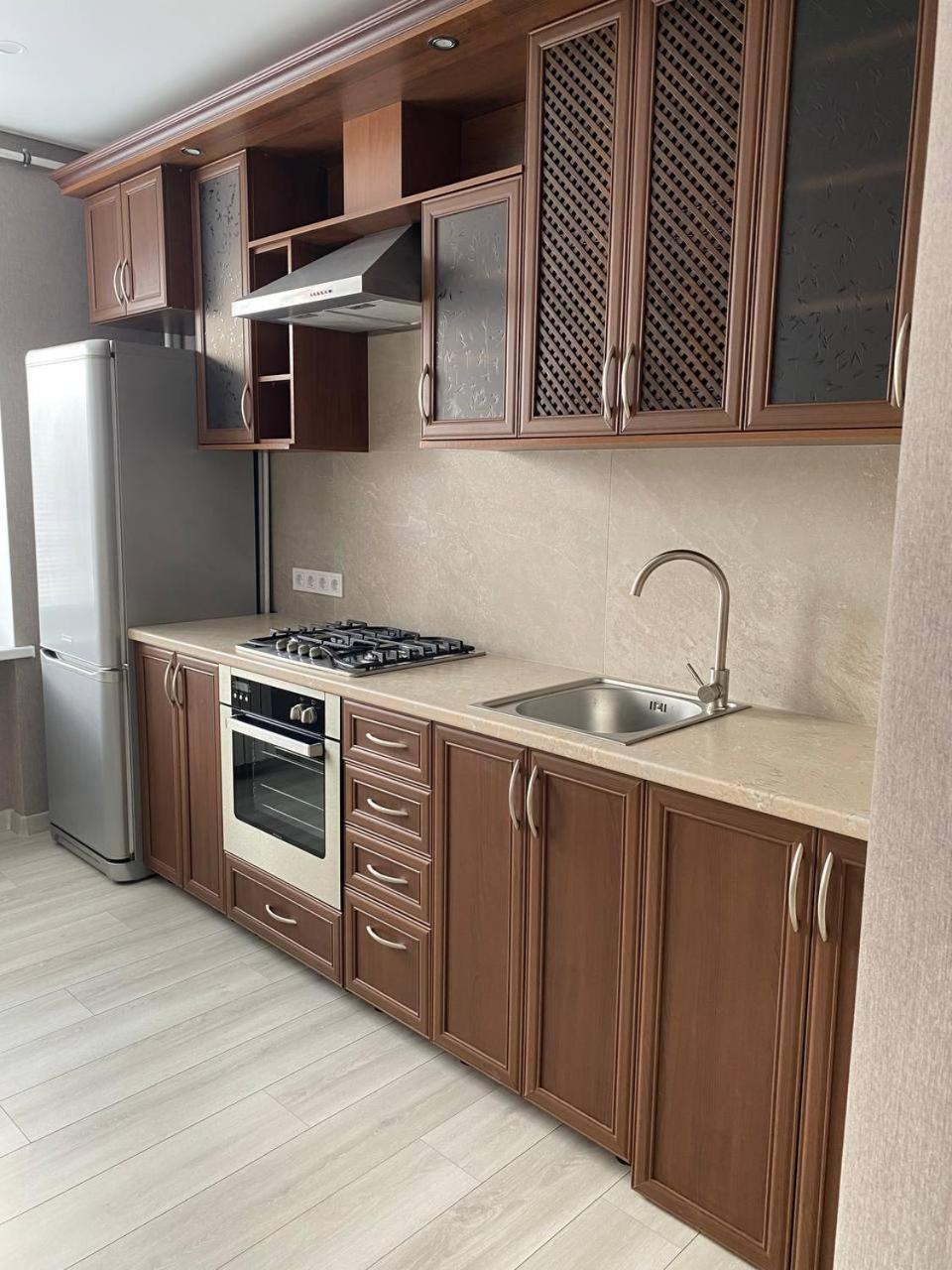 Apartpoltava Двокімнатні Апартаменти З Джакузі Біля Листопаду Екстериор снимка