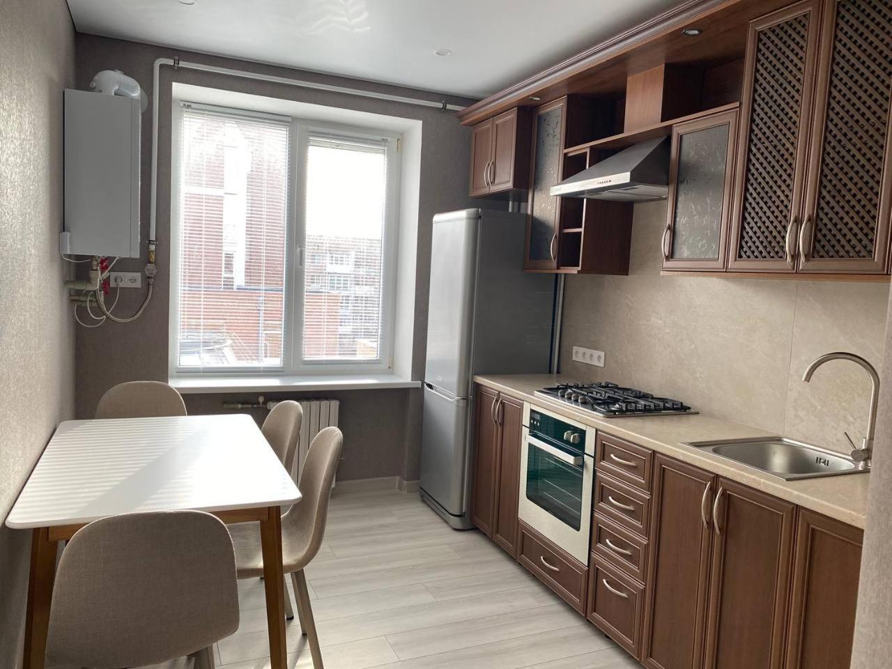 Apartpoltava Двокімнатні Апартаменти З Джакузі Біля Листопаду Екстериор снимка