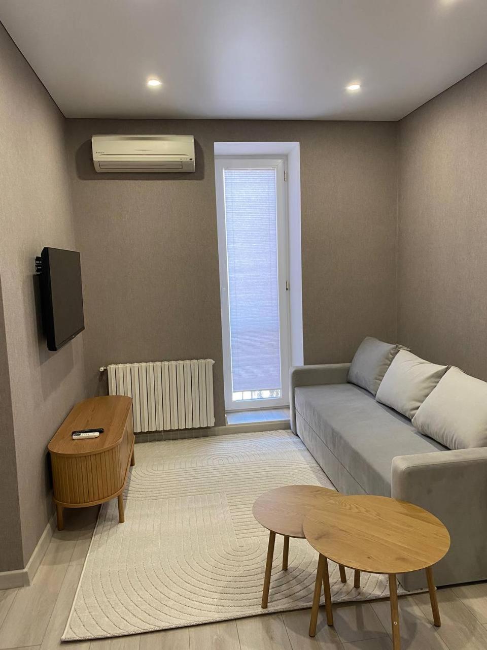 Apartpoltava Двокімнатні Апартаменти З Джакузі Біля Листопаду Екстериор снимка